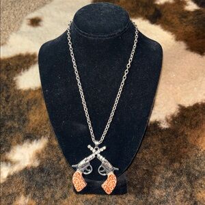 Da Vinci Western necklace